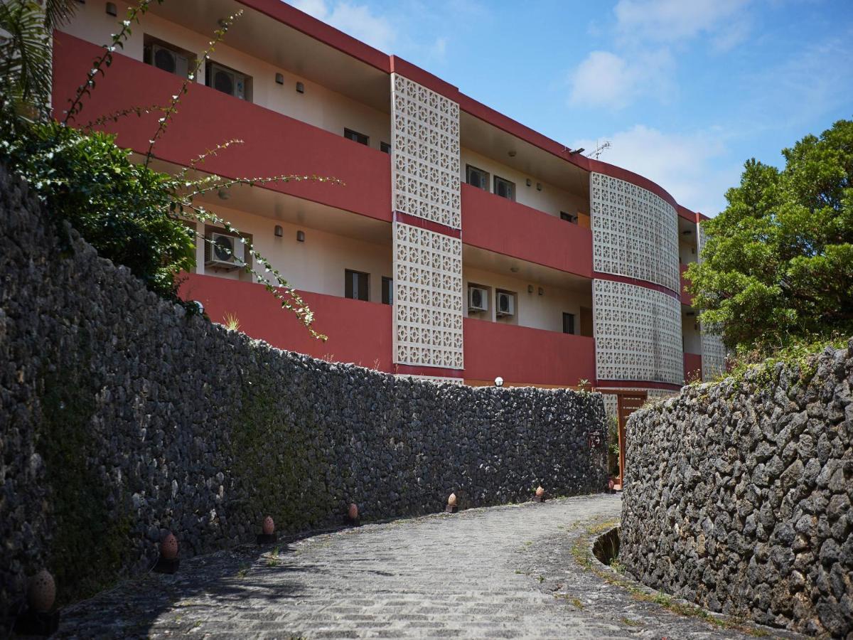 Hotel Murasakimura Yomitan Eksteriør billede